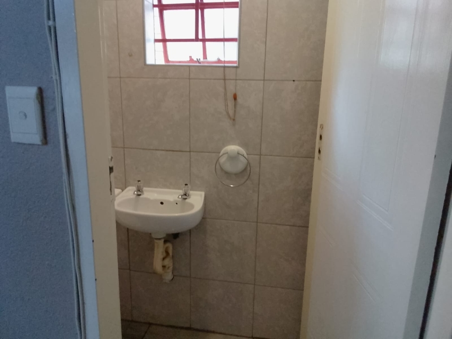 To Let 4 Bedroom Property for Rent in Safari Gardens North West